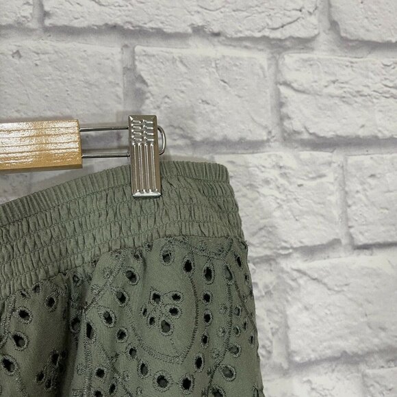 By Anthropologie Large Petite LP Crop Tube Top Green Eyelet Embroidered - Picture 3 of 9